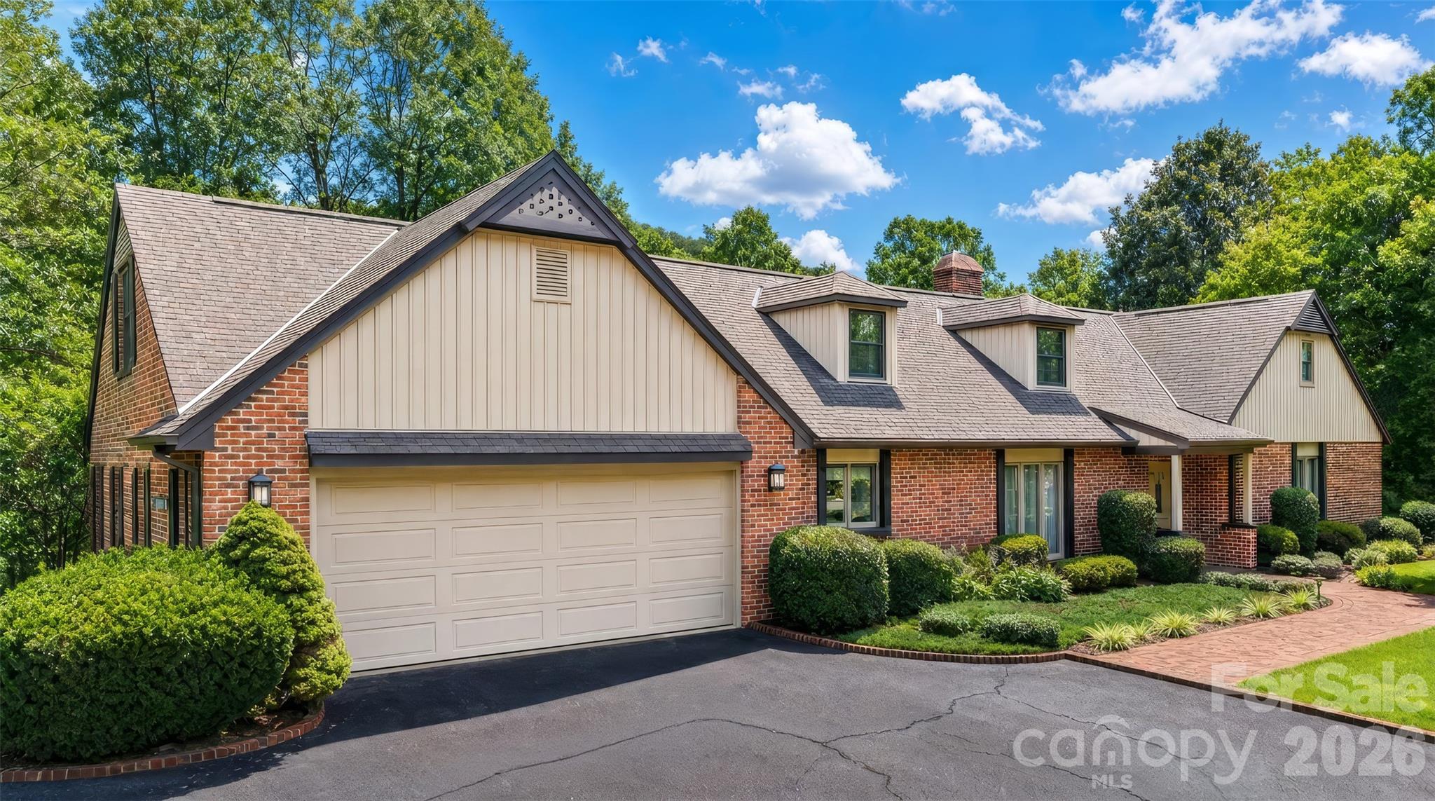 417 Stonecroft Drive, Lenoir