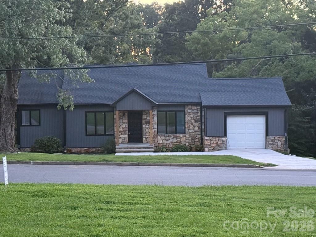 102 FALLS Street, Morganton