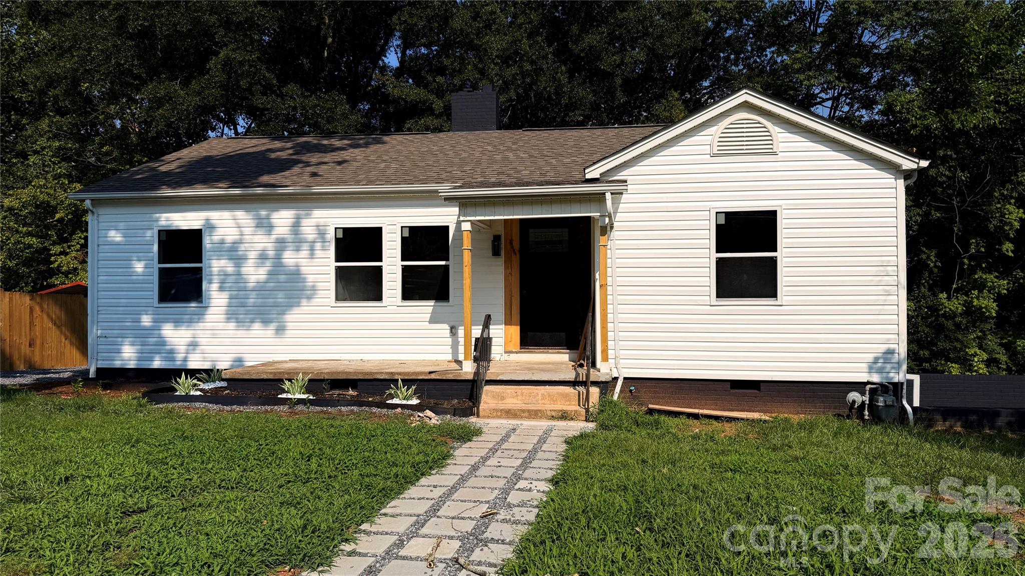 521 Gold Street, Shelby