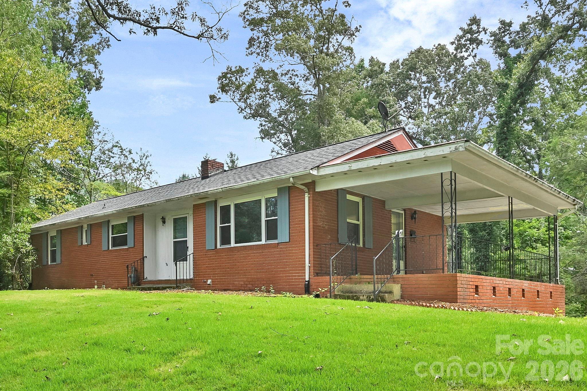 720 Mergans Lane, Hendersonville