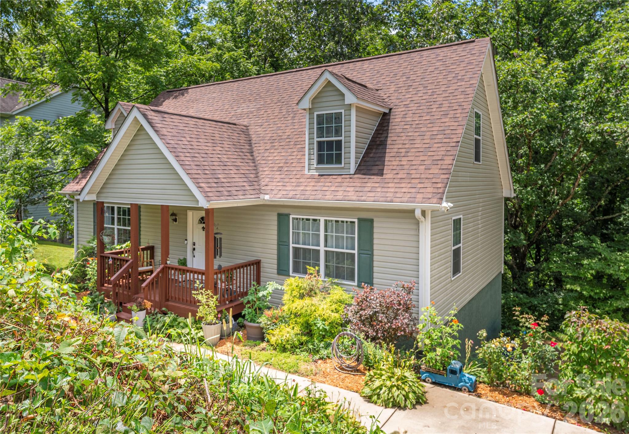10 Rolling Acres Drive, Weaverville