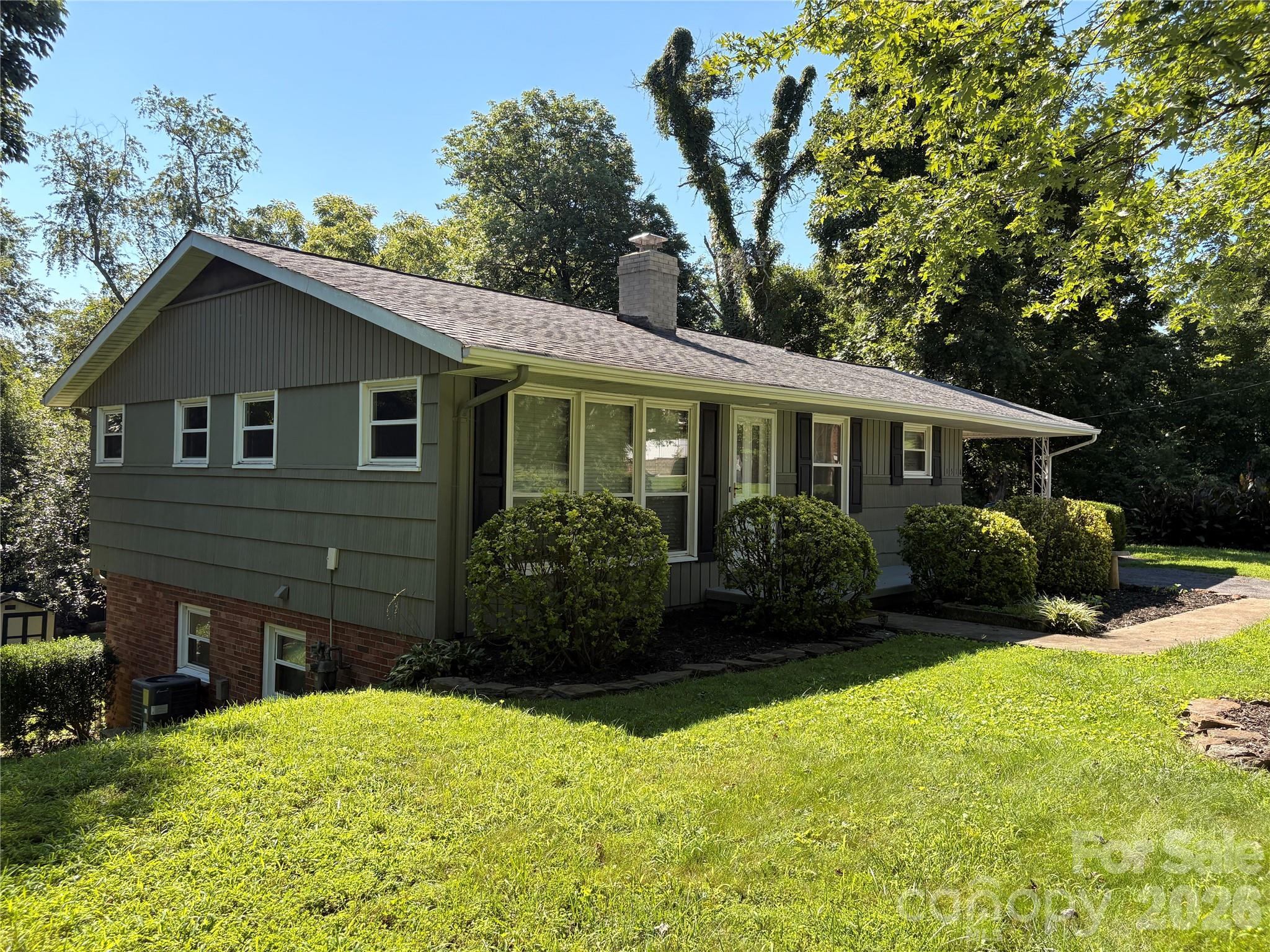 1518 11th Street, Hickory