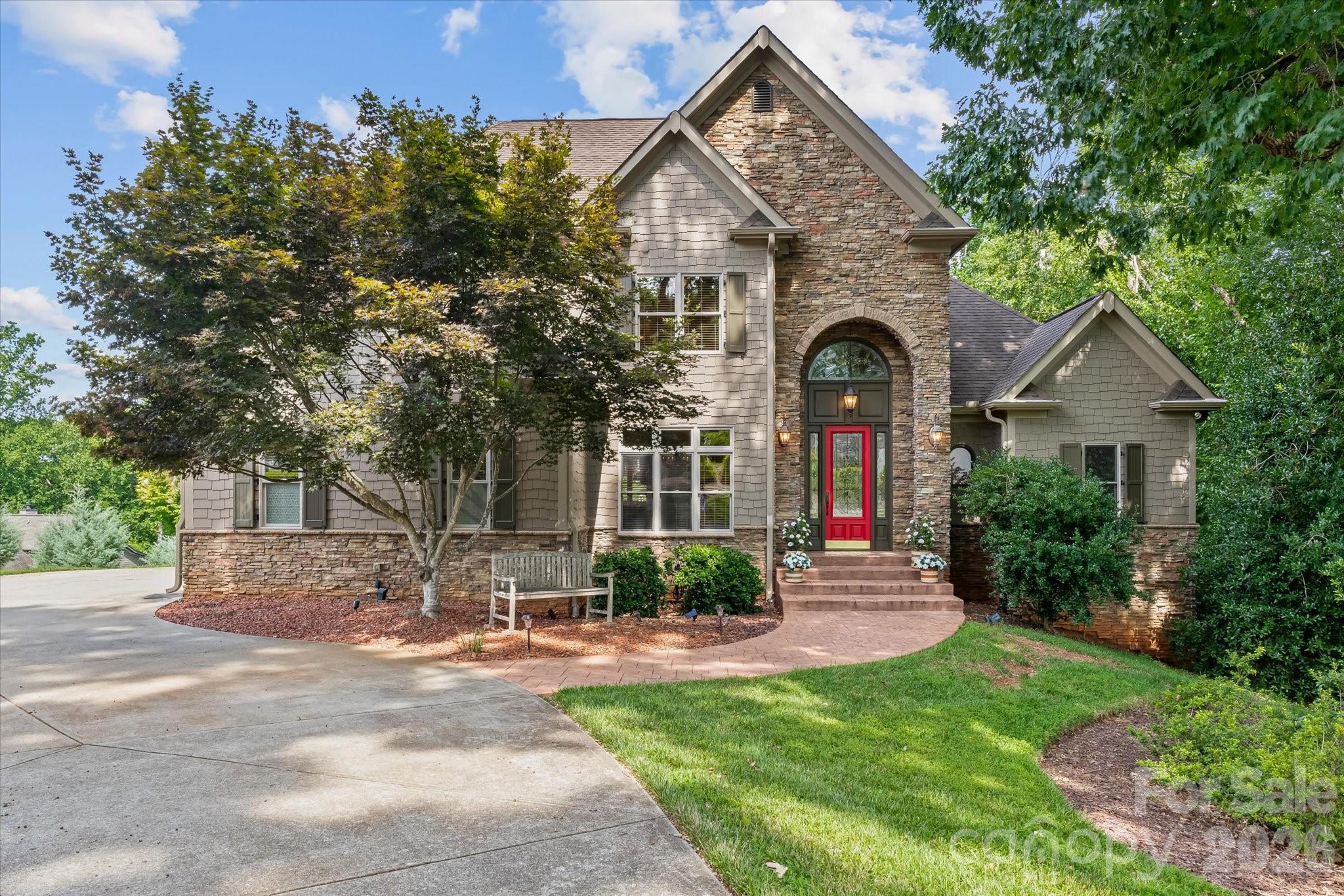 121 Creek Cove Lane, Statesville