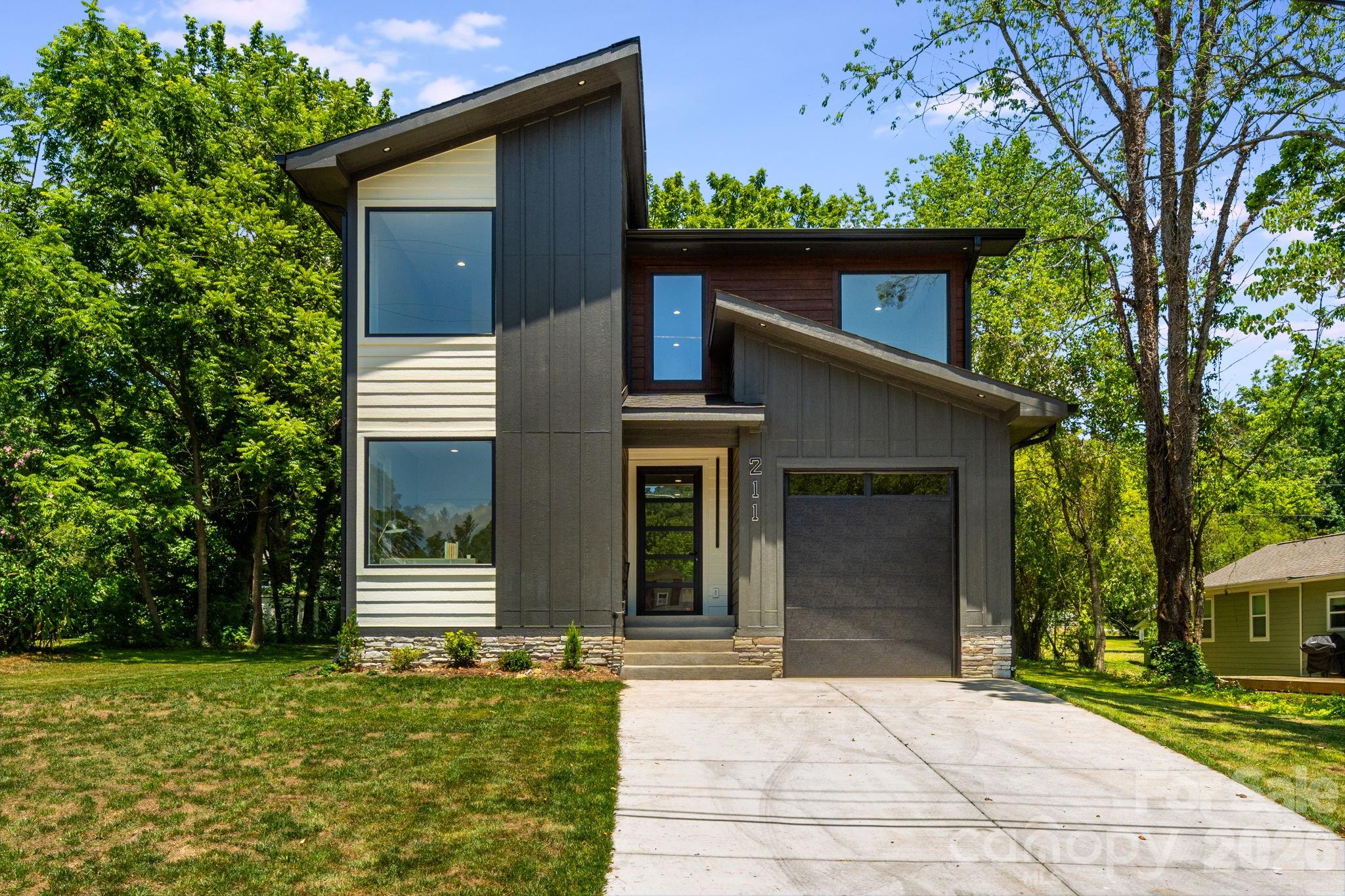 211 Ruby Avenue, Black Mountain