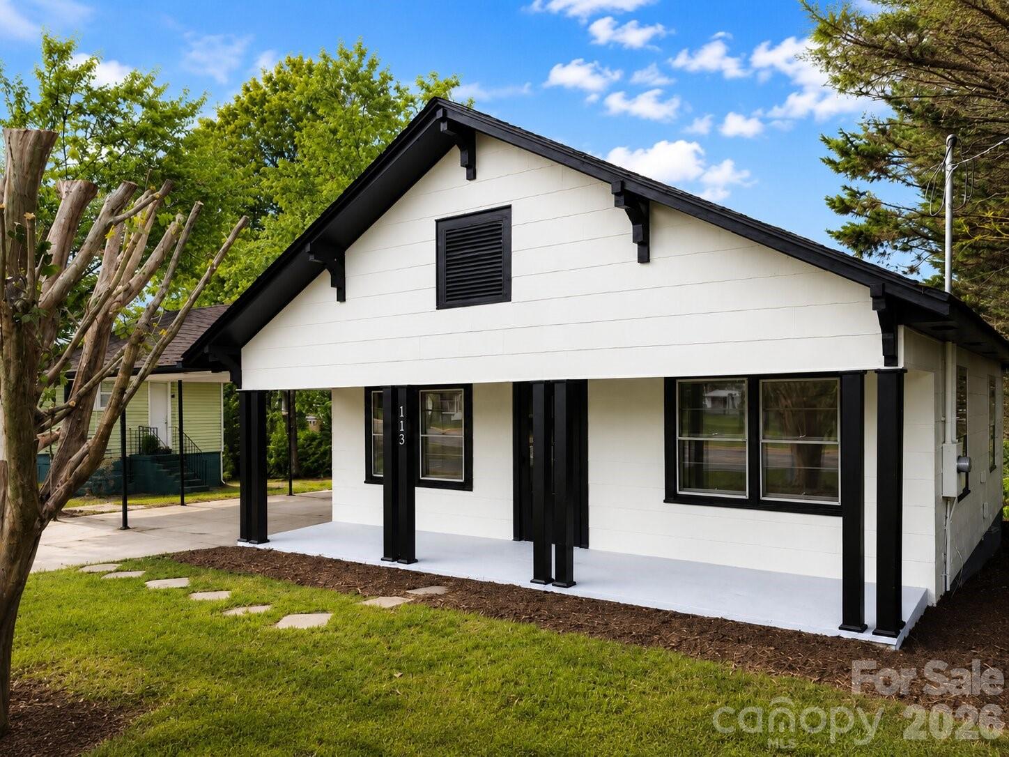 113 Mountain View Street, Morganton