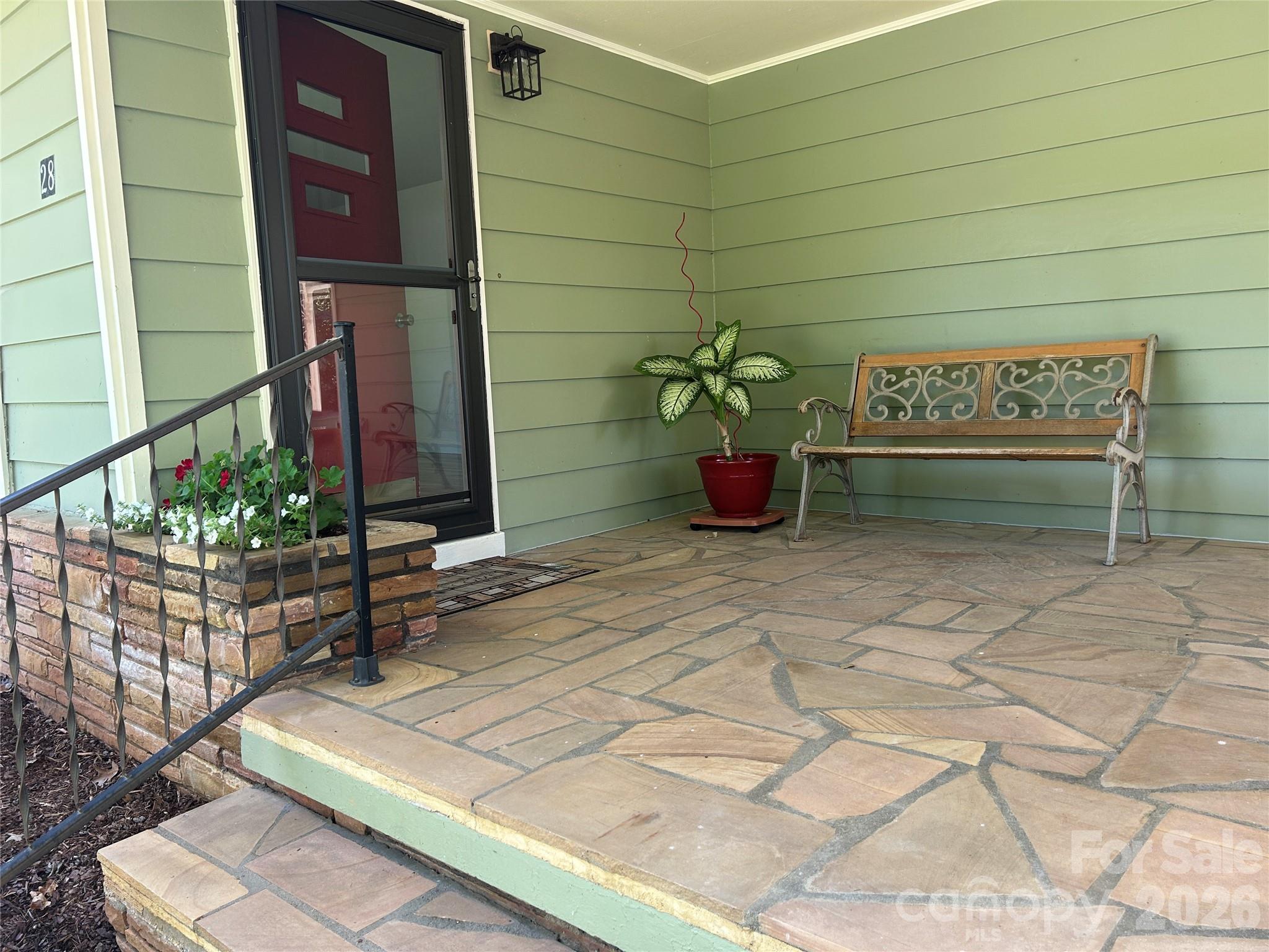 28 College Street, Weaverville