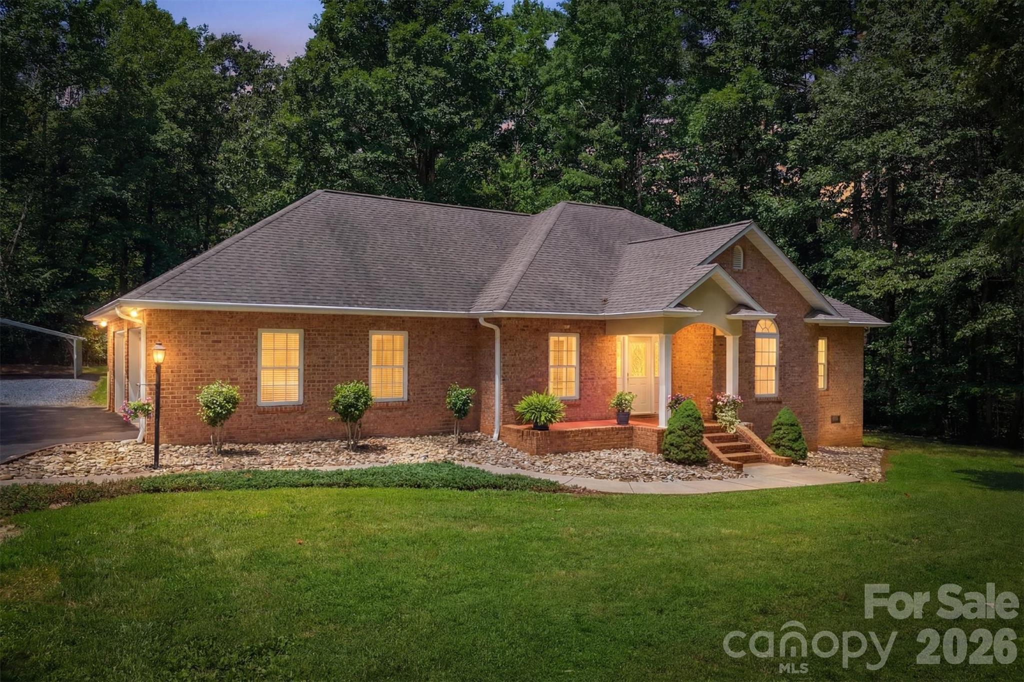 5572 Hayes Waters Road, Morganton
