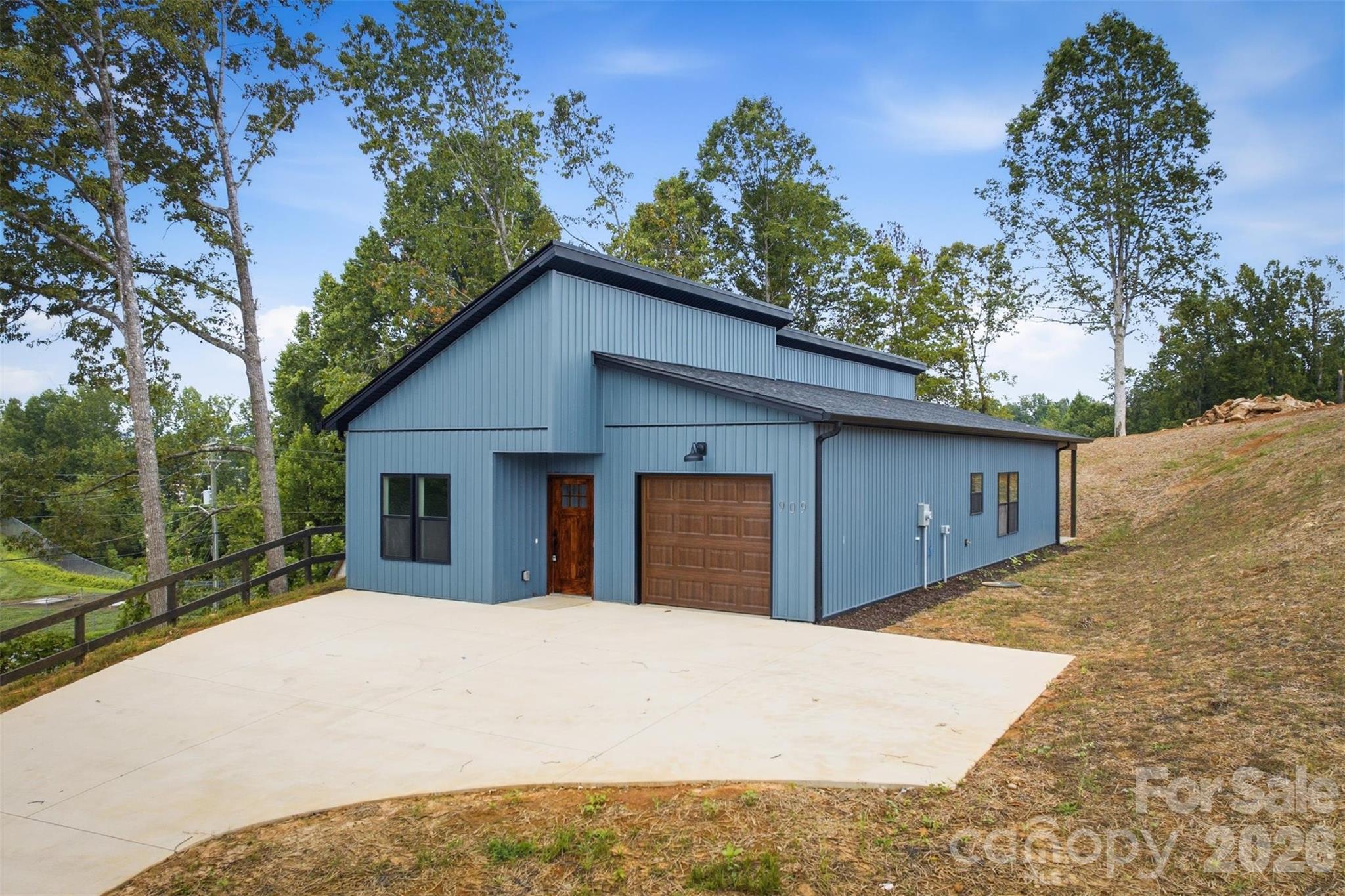 909 Overlook Drive, Lenoir