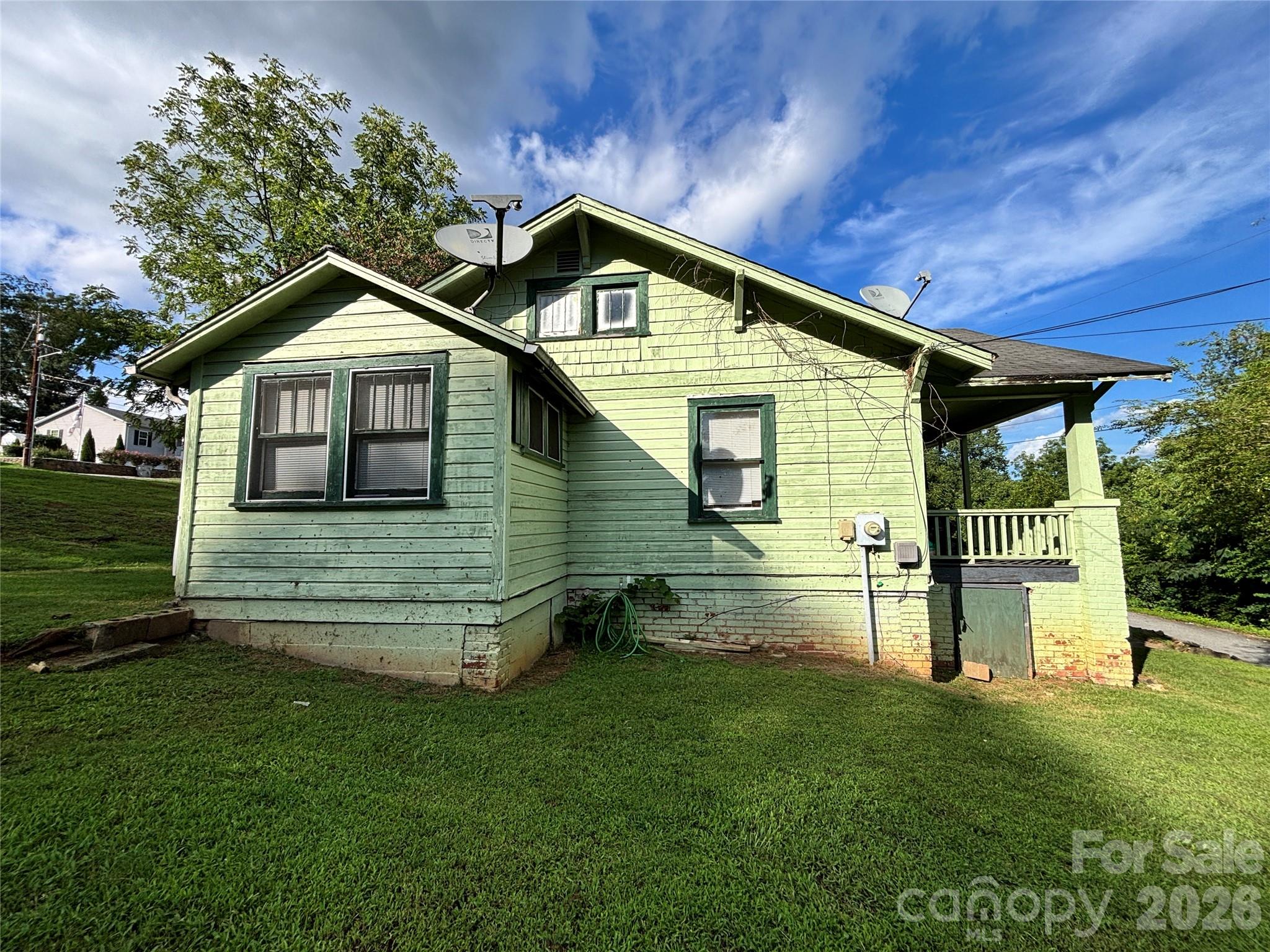 1102 Regal Place, Lenoir
