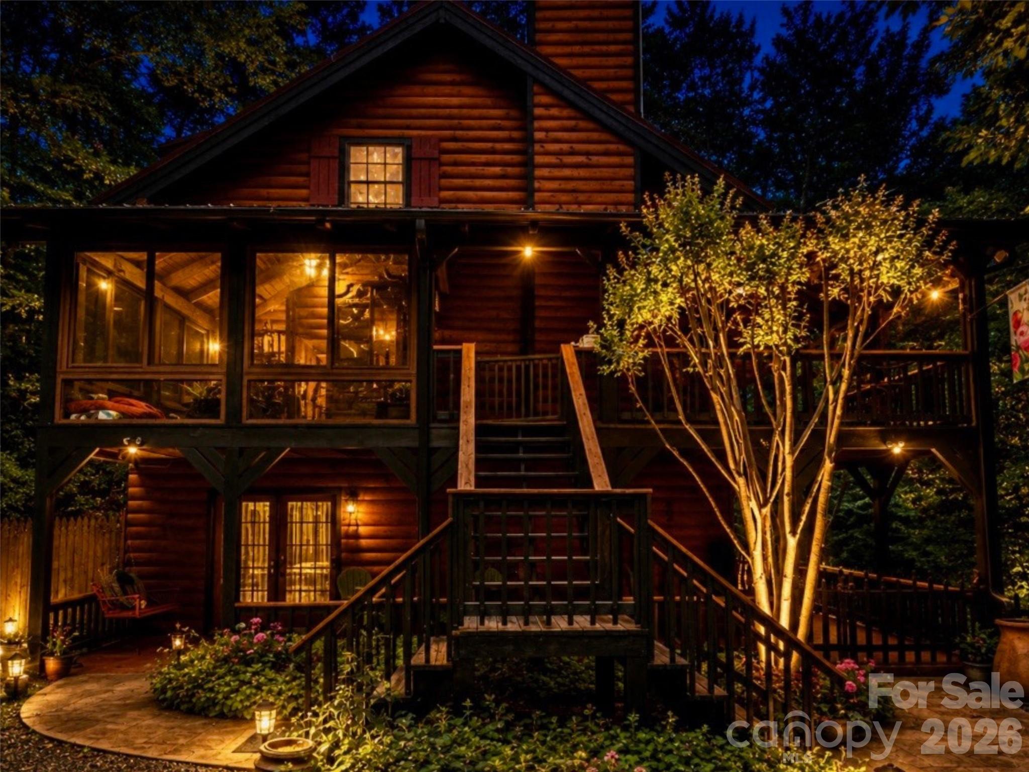 696 Top Of The Mountain Road, Hendersonville