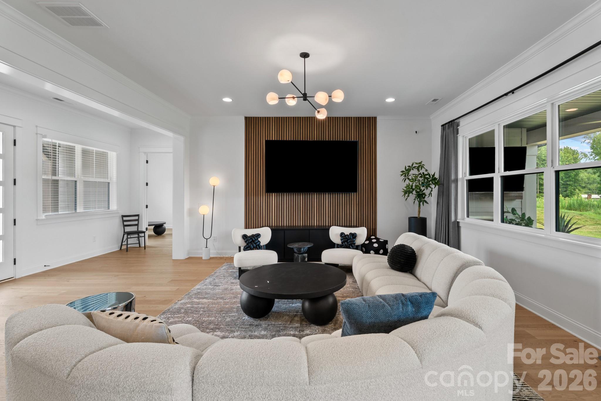 13944 Roosevelt Drive