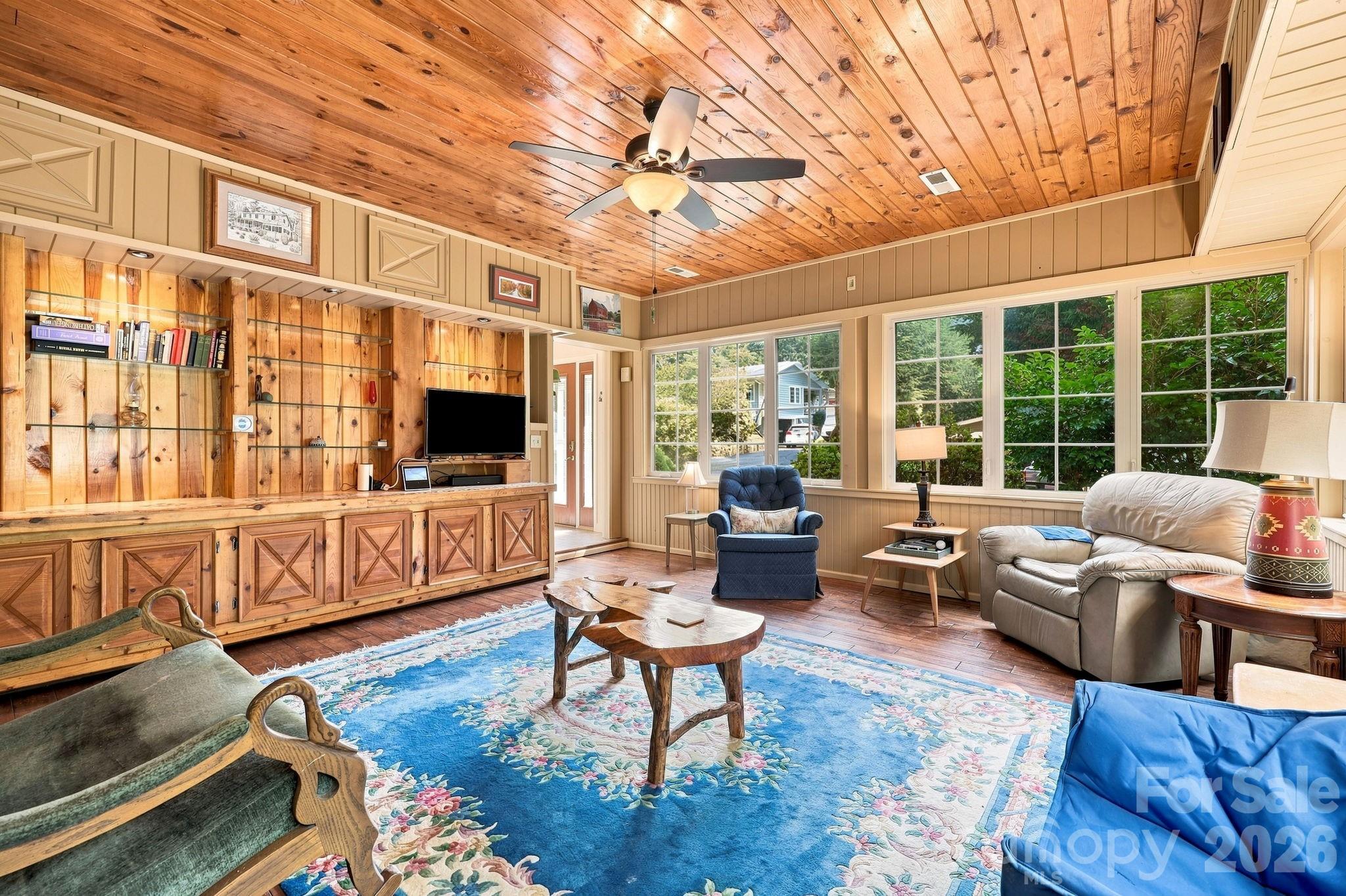 1925 Laurel Park Highway, Hendersonville
