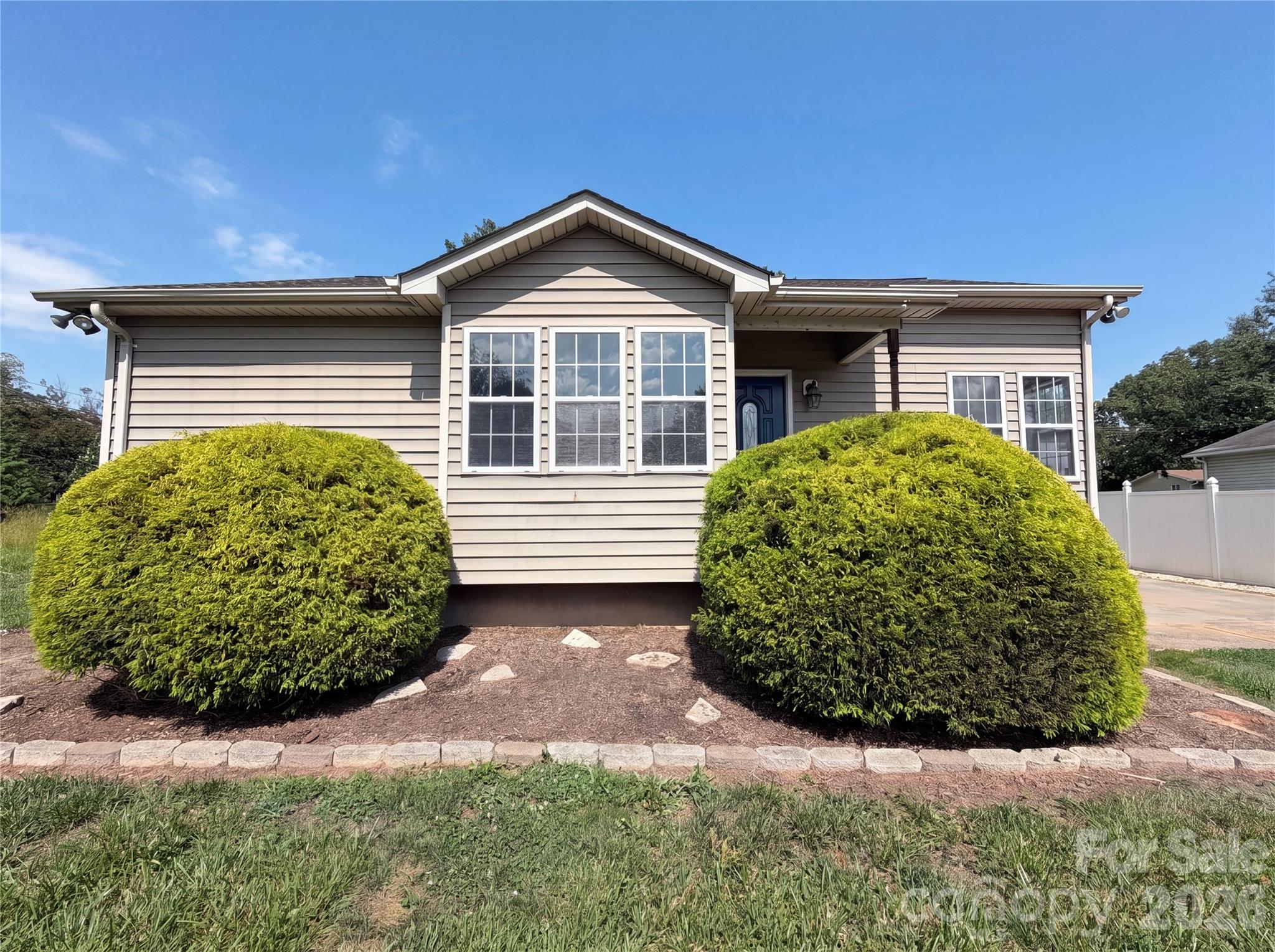 121 Driftwood Drive, Mooresville